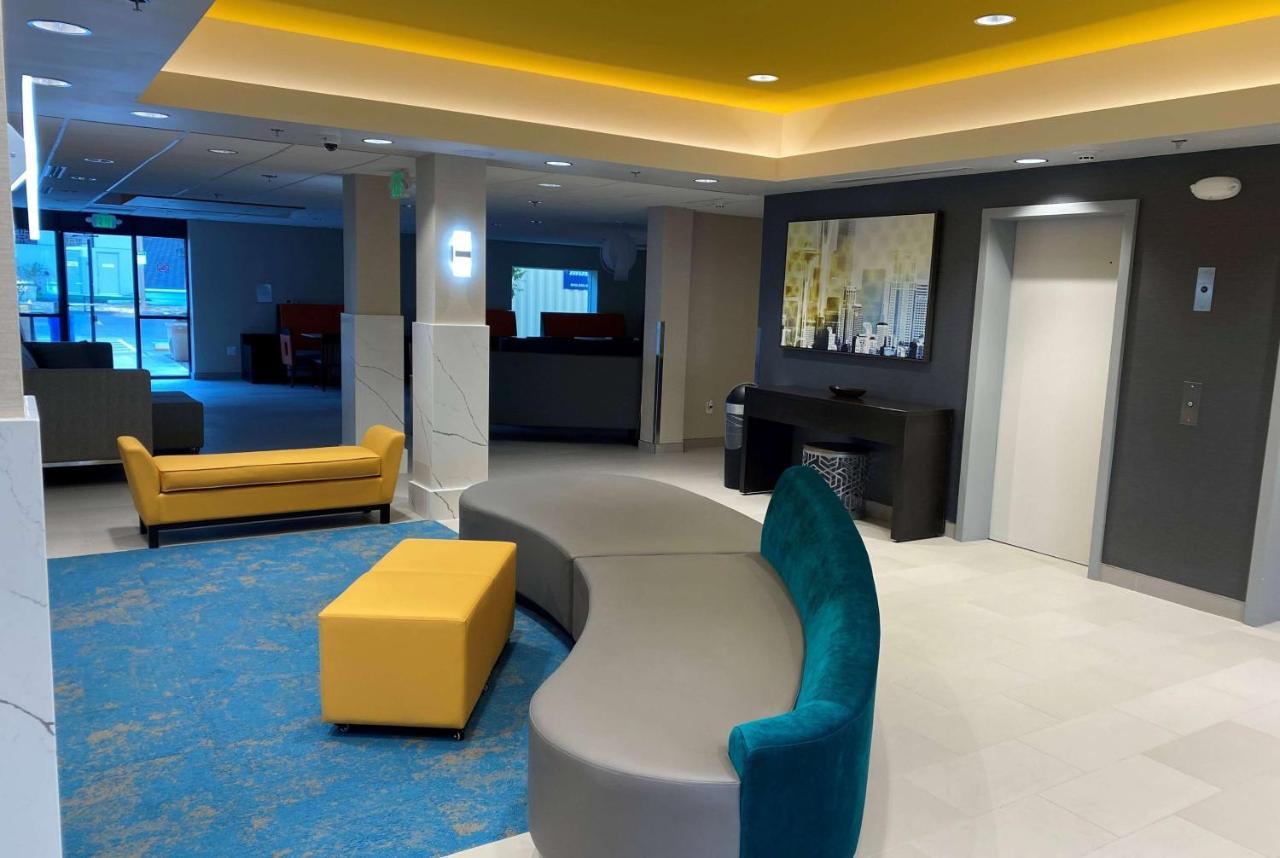 La Quinta Inn By Wyndham Lynnwood Exteriör bild