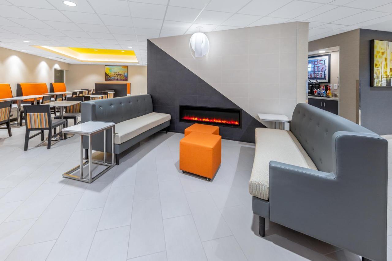 La Quinta Inn By Wyndham Lynnwood Exteriör bild