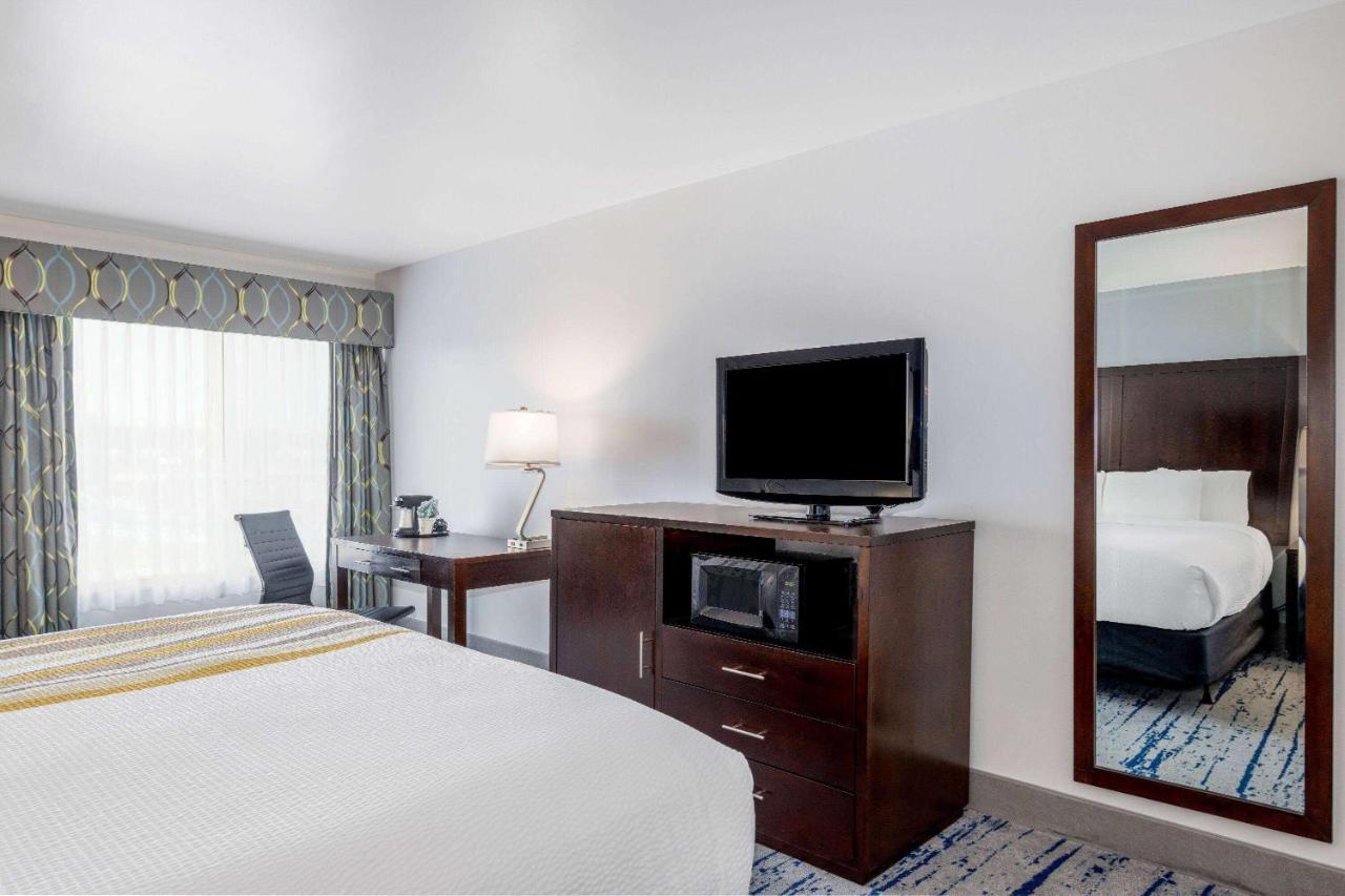 La Quinta Inn By Wyndham Lynnwood Exteriör bild