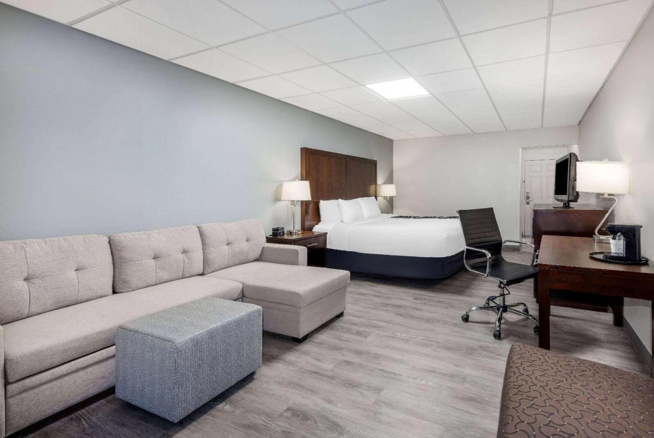 La Quinta Inn By Wyndham Lynnwood Exteriör bild